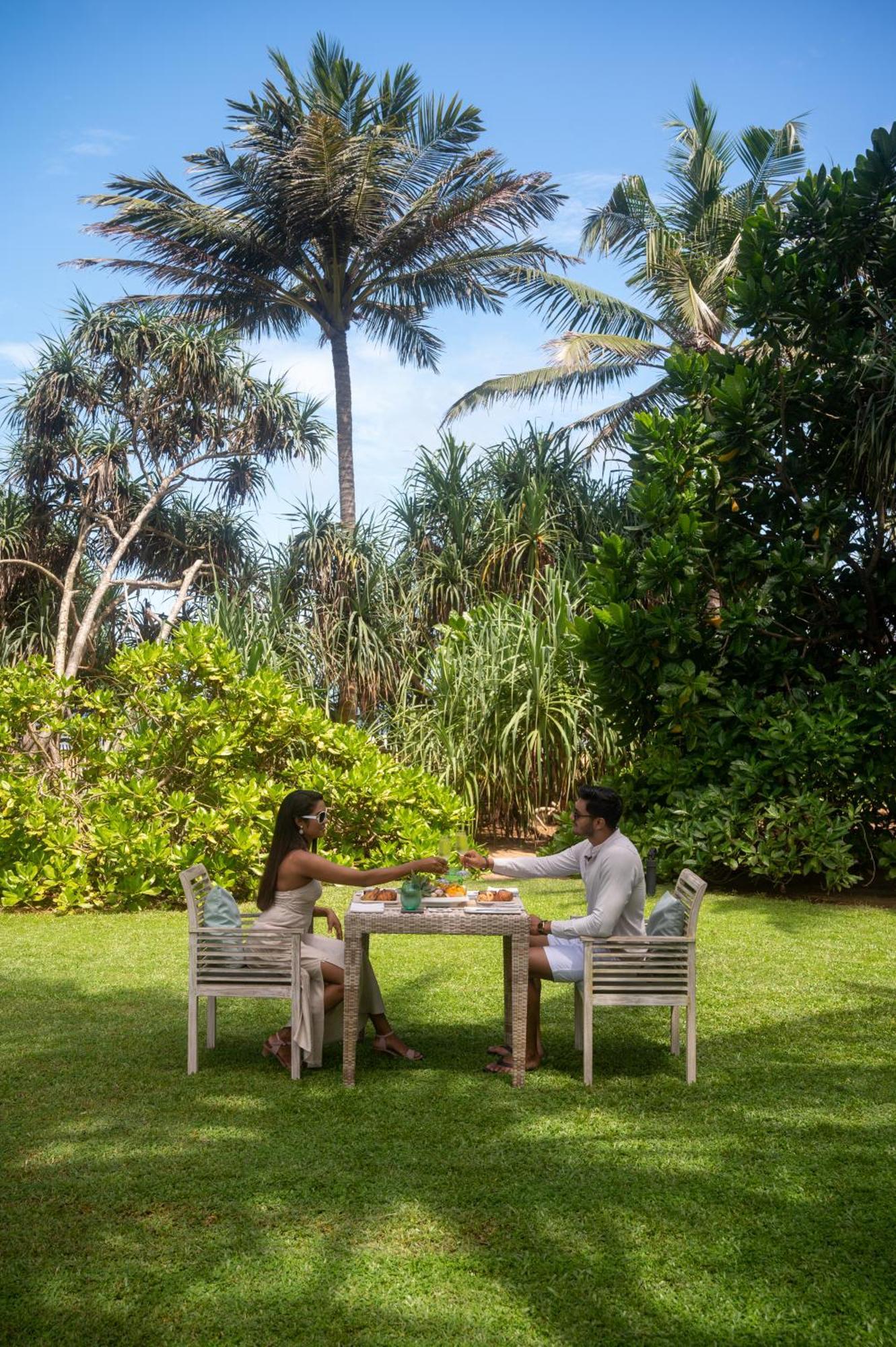 Kirana - A Santani Villa ベントータ エクステリア 写真