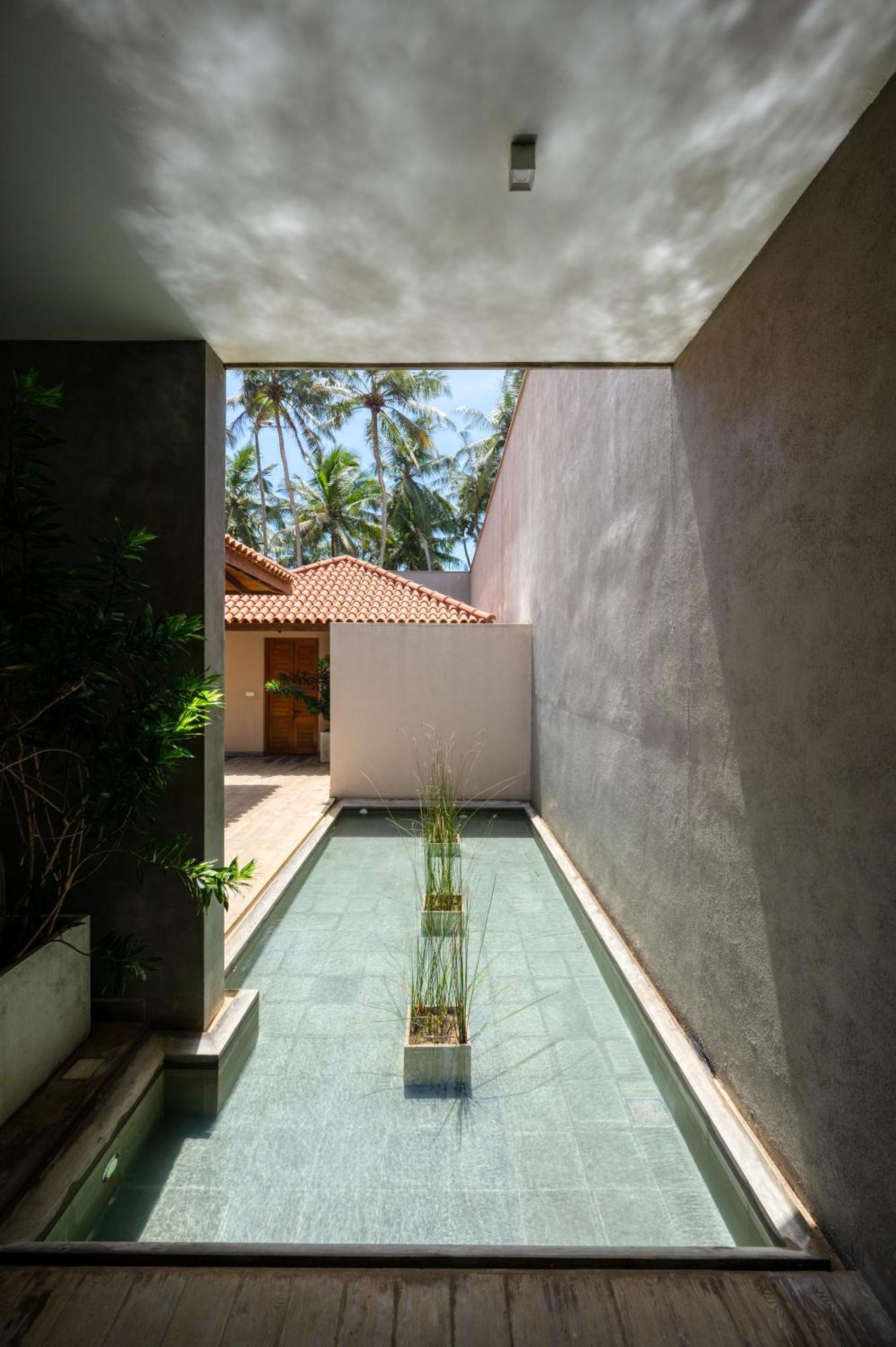 Kirana - A Santani Villa ベントータ エクステリア 写真